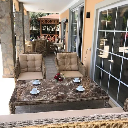 Villa Lara